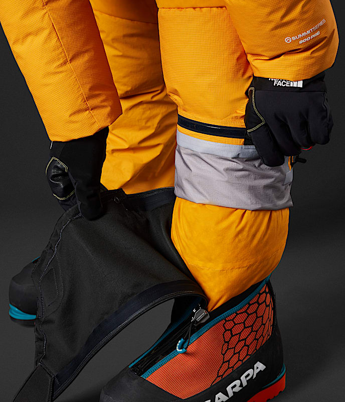 لباس یکسره‌ی مردانه Himalayan Suit از سری Summit برند The North Face